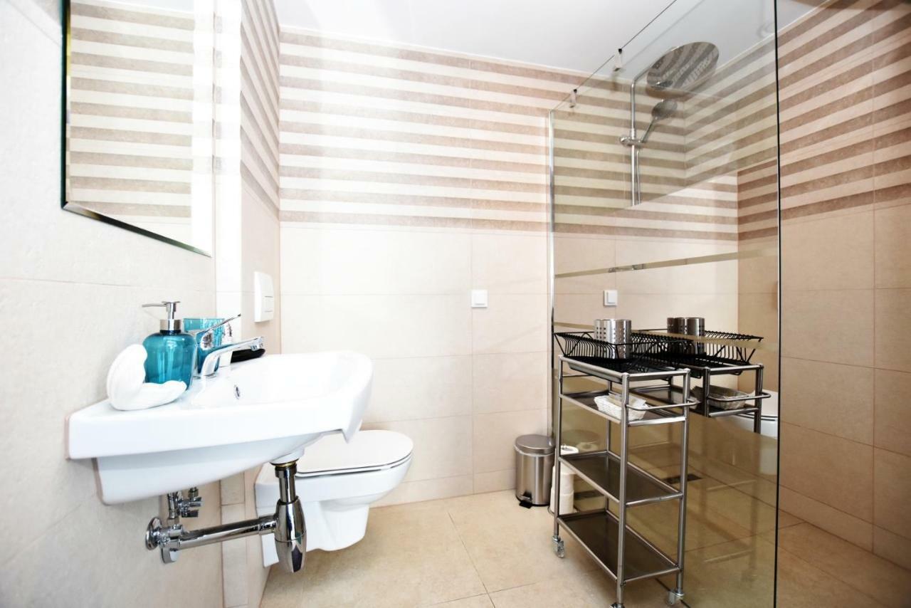 Dukes Apartments - Wita Stwosza Wroclaw Luaran gambar